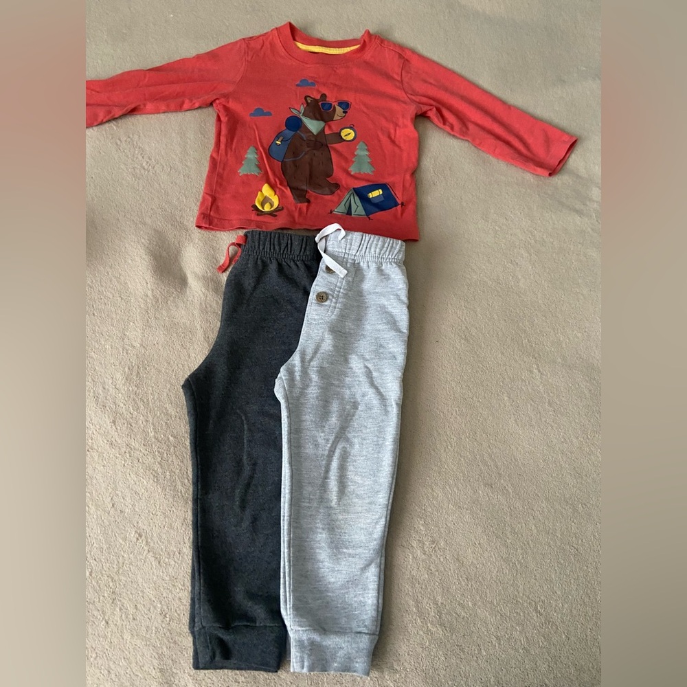 📦 Boy’s Bundle Size 2! Matching Sweatpants Set, Catter’s pants and 9/p of socks!